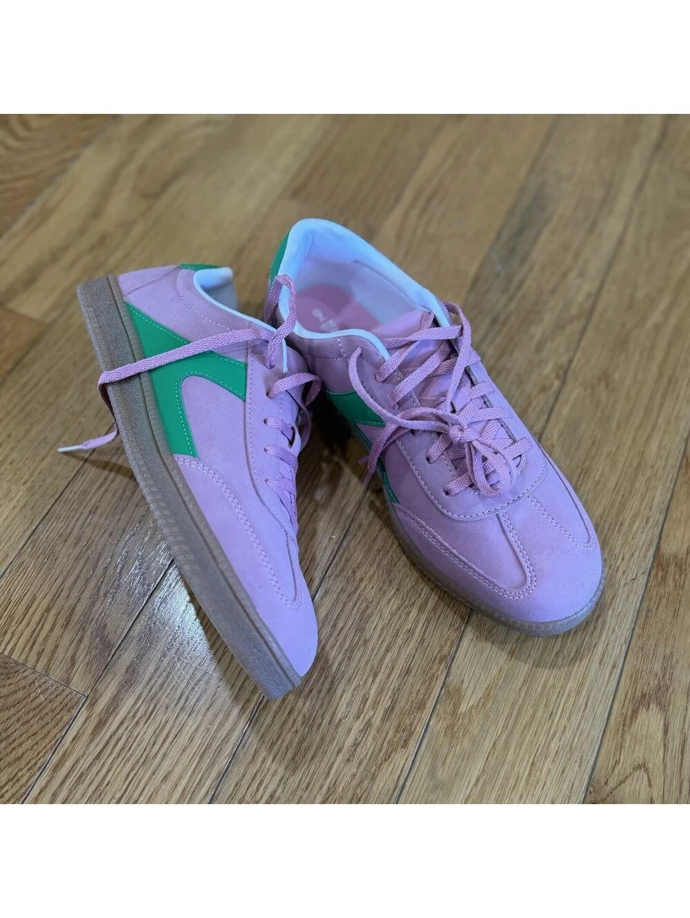 Size US 9 Women’s No Boundaries Women's Lace Up Sport Sneakers Pink Green